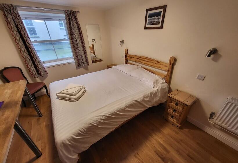 בית מלון כפרי The Grand Harbour