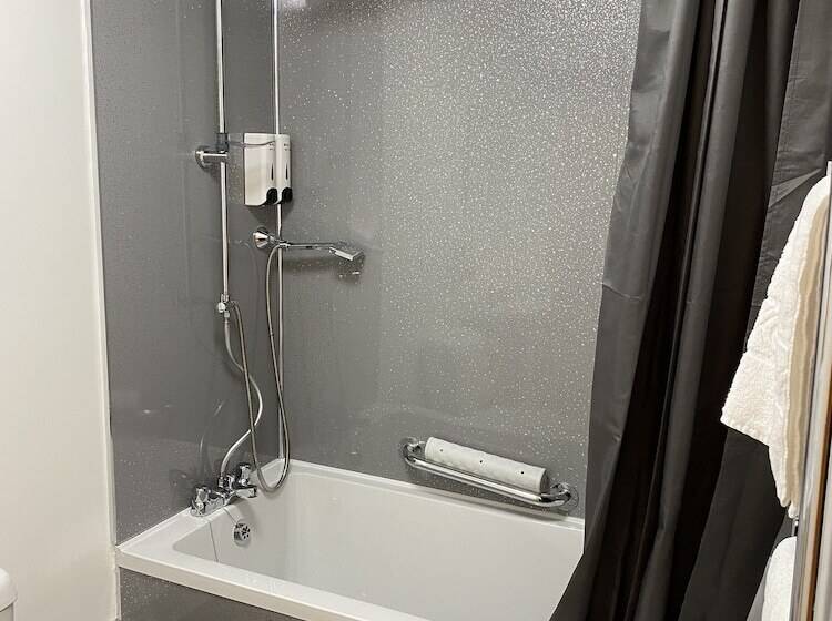 בית מלון כפרי The Grand Harbour