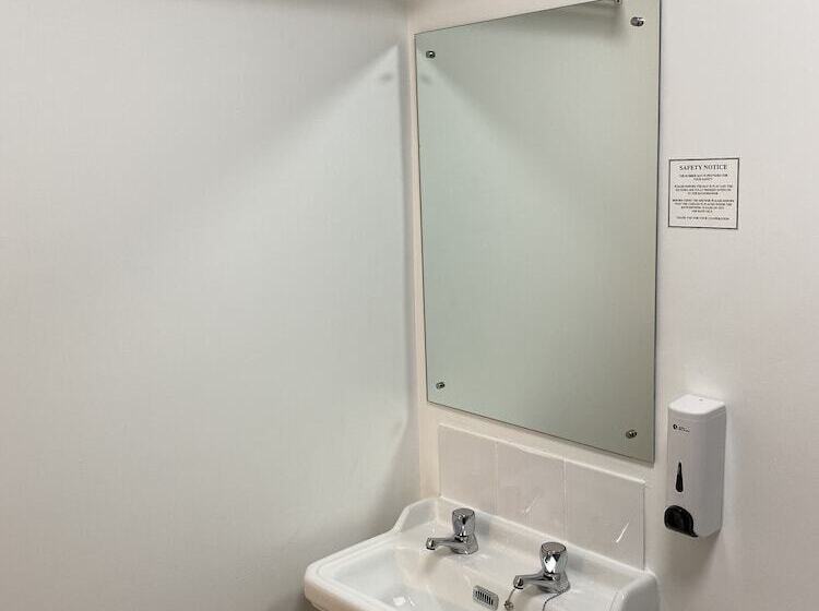 בית מלון כפרי The Grand Harbour