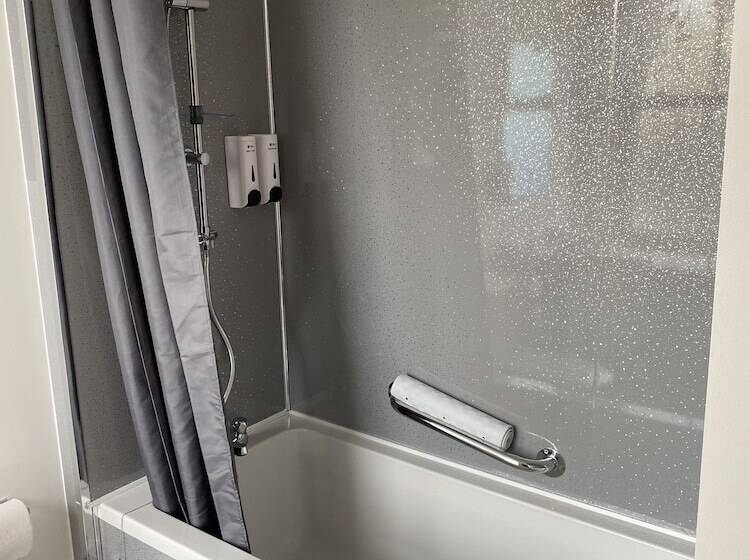 בית מלון כפרי The Grand Harbour