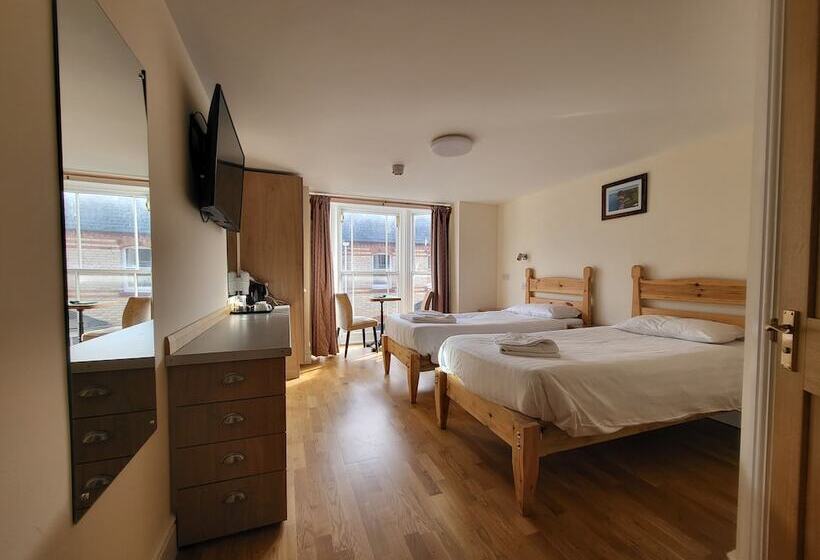 בית מלון כפרי The Grand Harbour