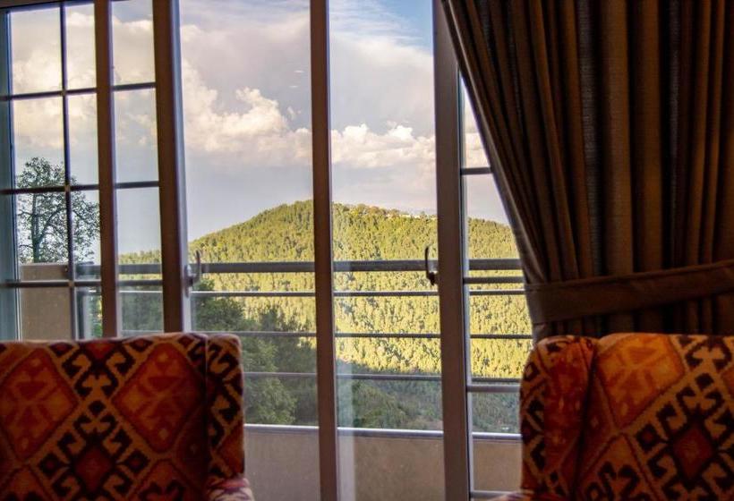 Hotel The Roomy Lodge, Murree