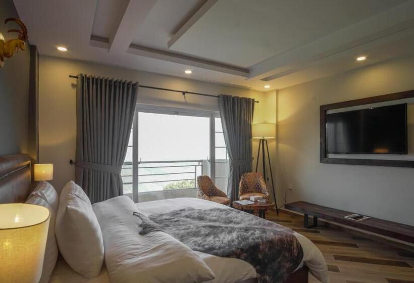 Hotel The Roomy Lodge, Murree