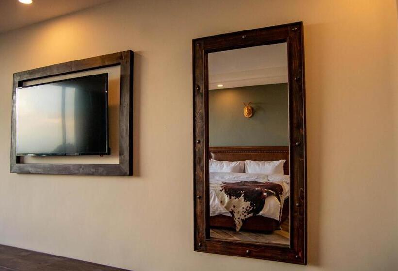 Hotel The Roomy Lodge, Murree