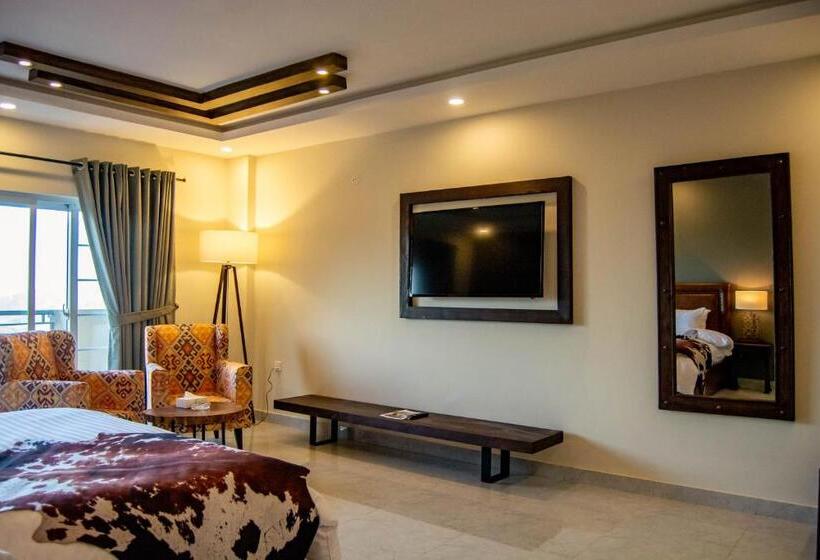 Hotel The Roomy Lodge, Murree