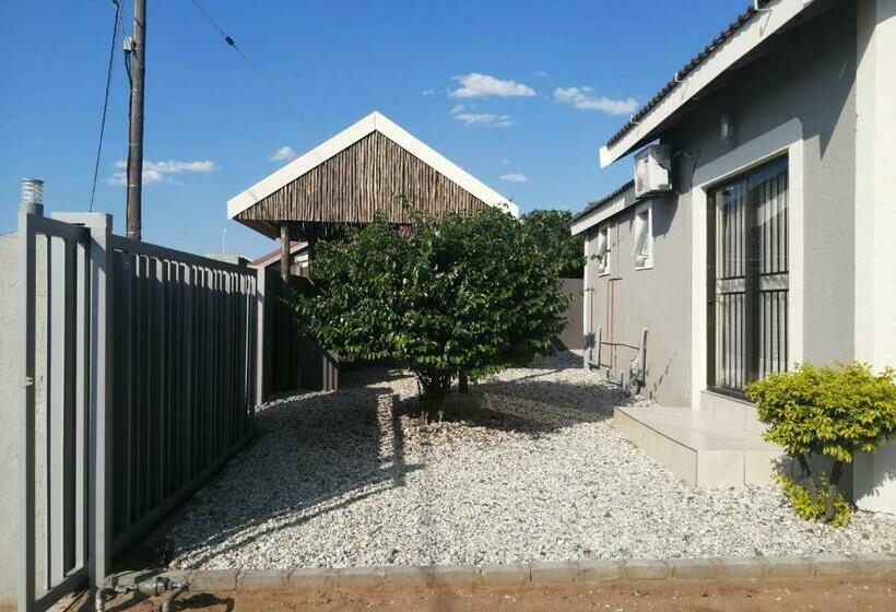 פנסיון Rayon Guesthouse