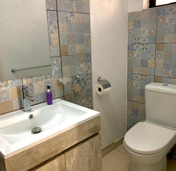 بنسيون Thamani Guest House