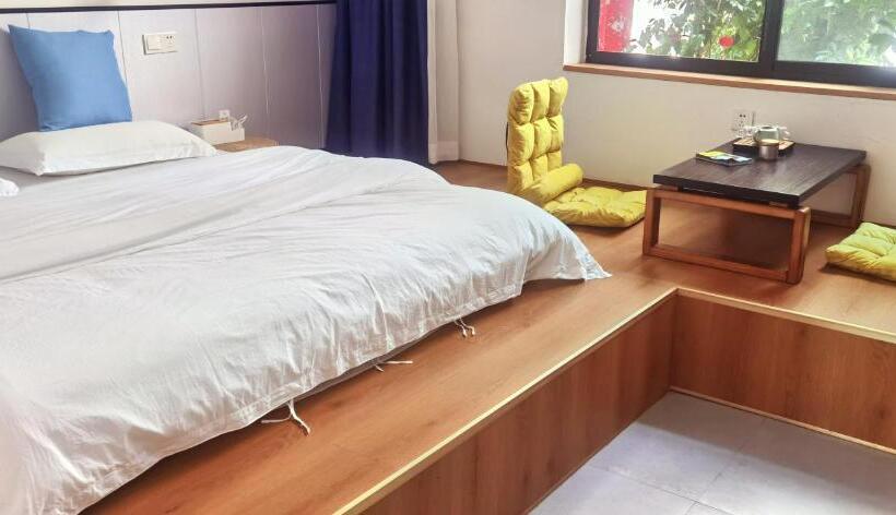 بنسيون Tujia Folk Houses