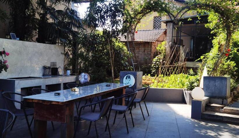 بنسيون Tujia Folk Houses