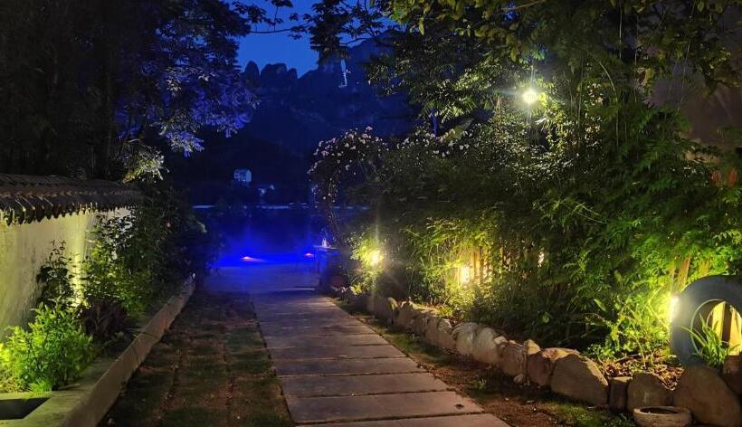 بنسيون Tujia Folk Houses