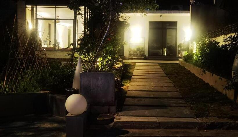 بنسيون Tujia Folk Houses