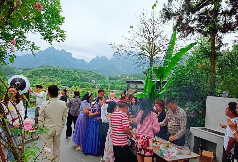 بنسيون Tujia Folk Houses