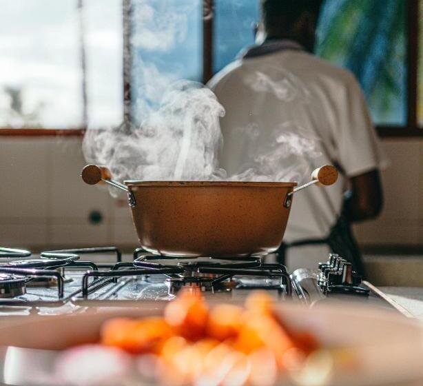 リゾートホテル Paje White House