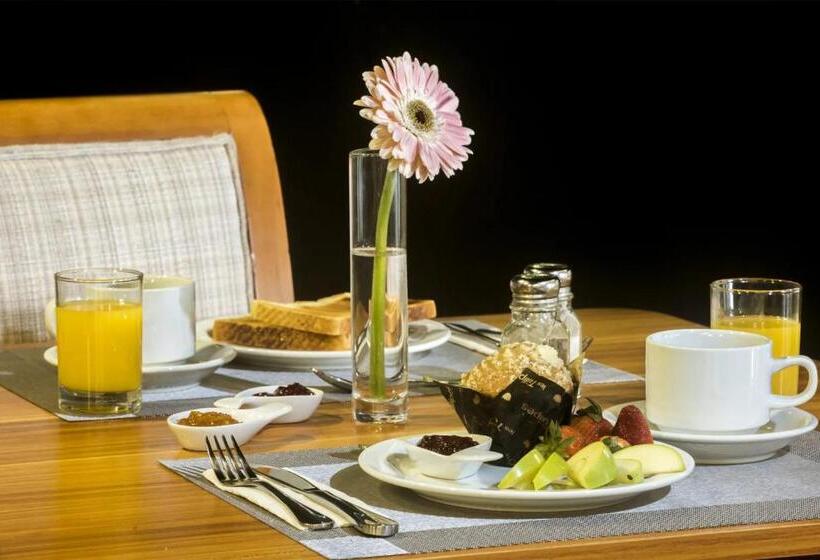 Urban Green Hotel & Suites