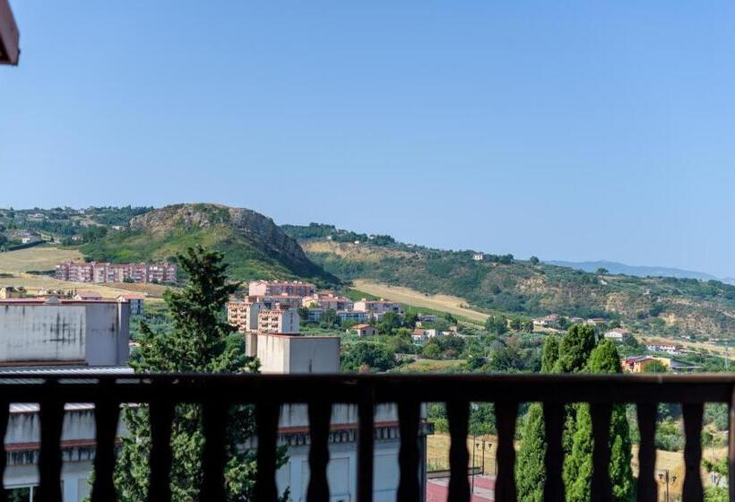 مبيت وإفطار Corleone Guesthouse