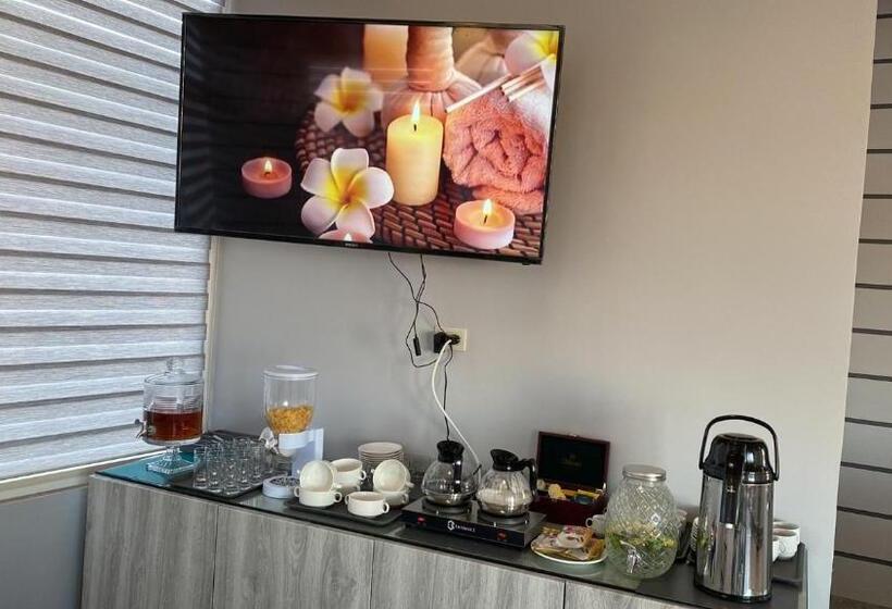 تختخواب و صبحانه Moses Residence