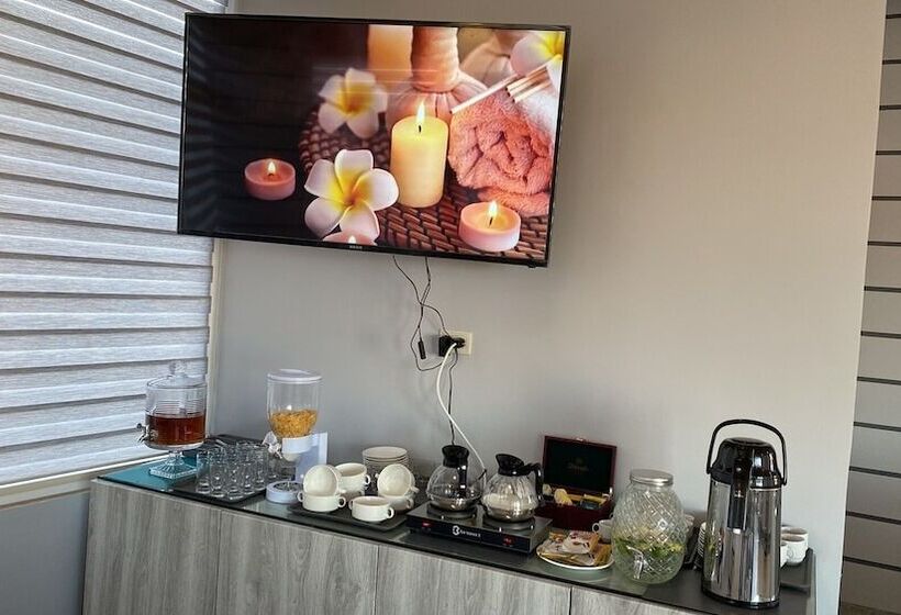 تختخواب و صبحانه Moses Residence