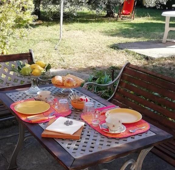 Calicantus Bed And Breakfast