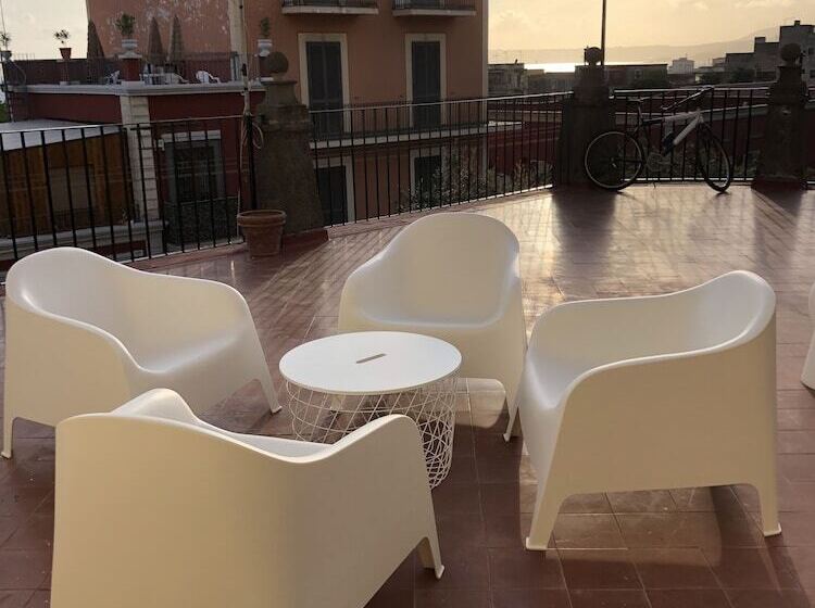 H Hostel Friendly Accommodation