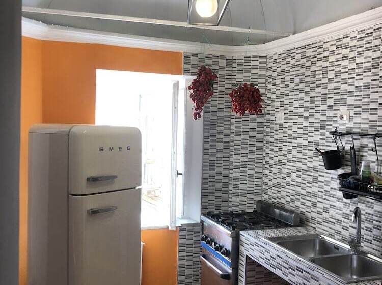 H Hostel Friendly Accommodation