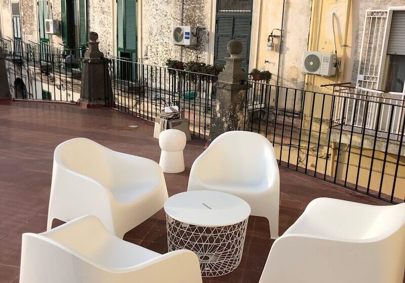 H Hostel Friendly Accommodation