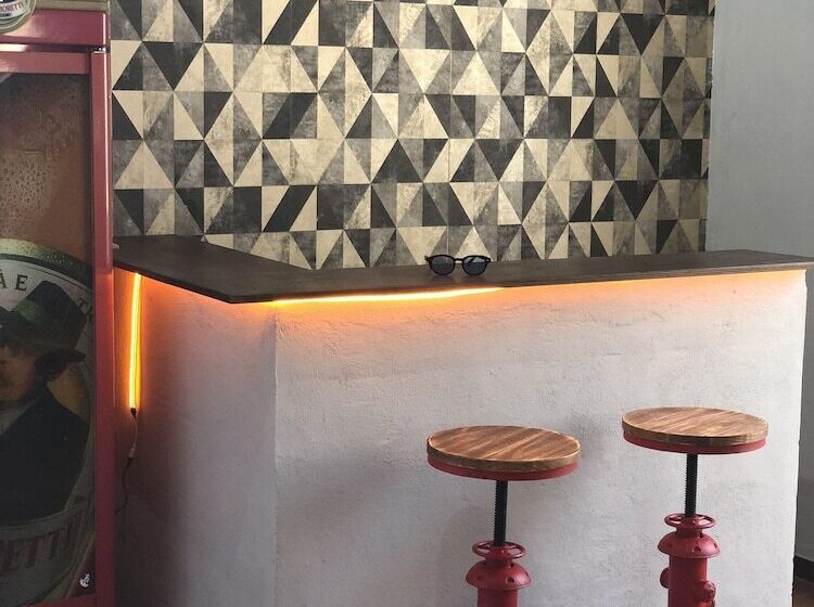 H Hostel Friendly Accommodation