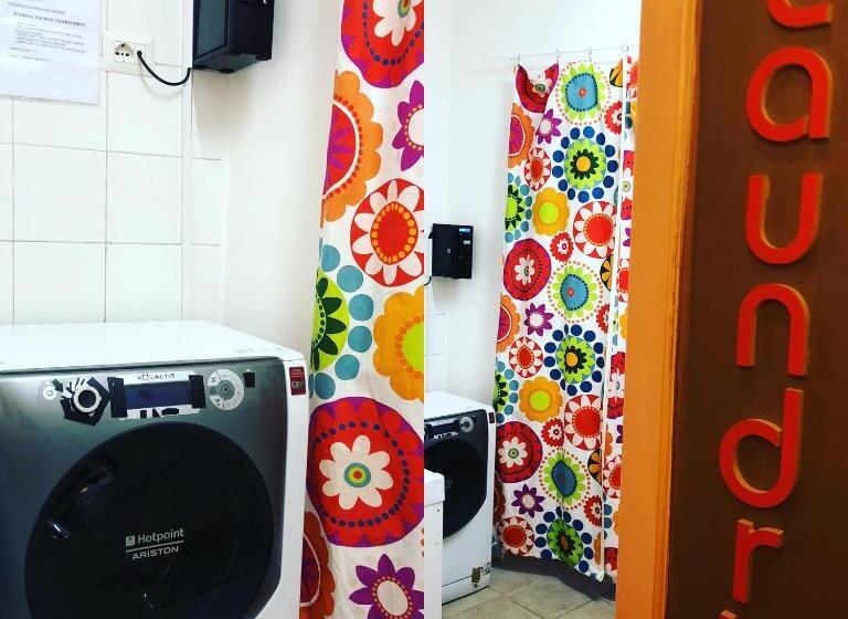 H Hostel Friendly Accommodation