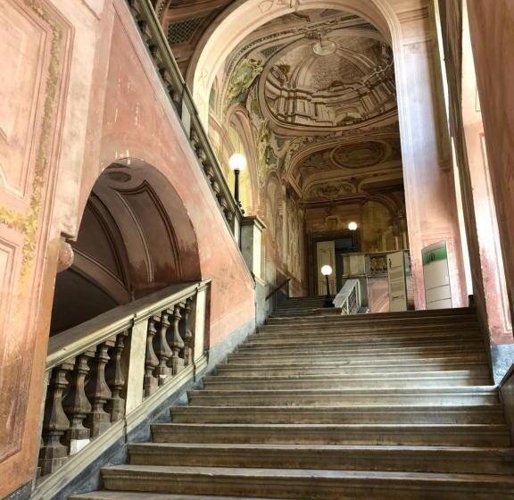 H Hostel Friendly Accommodation