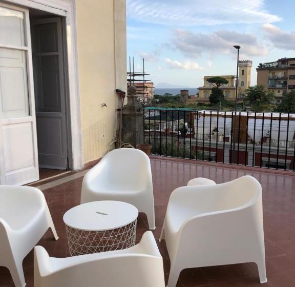 H Hostel Friendly Accommodation