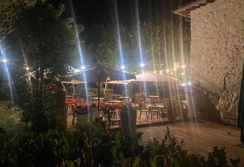 בית מלון כפרי Albergo Le Casaline