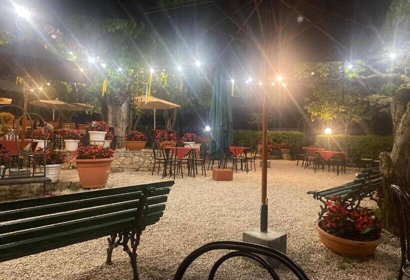 בית מלון כפרי Albergo Le Casaline