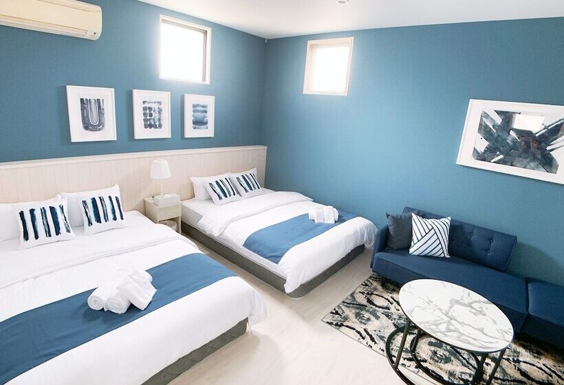 Bar & Hotel Colors Miyajima