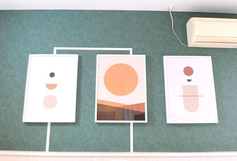 Bar & Hotel Colors Miyajima