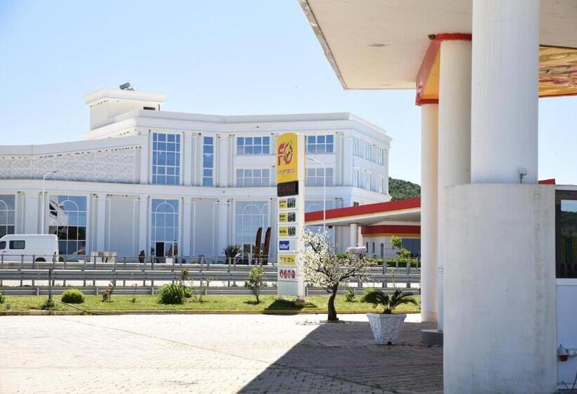 בית מלון כפרי Fjortes Palace