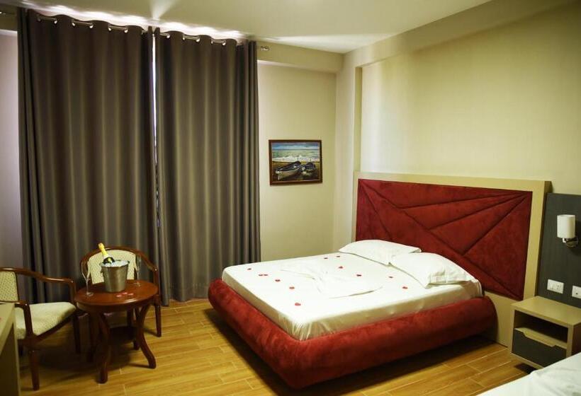 בית מלון כפרי Fjortes Palace