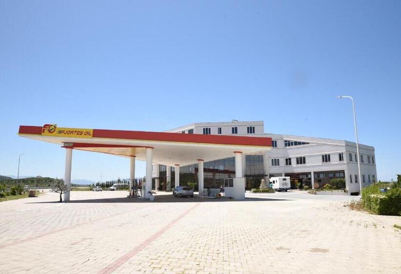 בית מלון כפרי Fjortes Palace