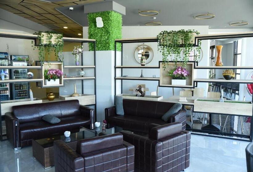 בית מלון כפרי Fjortes Palace