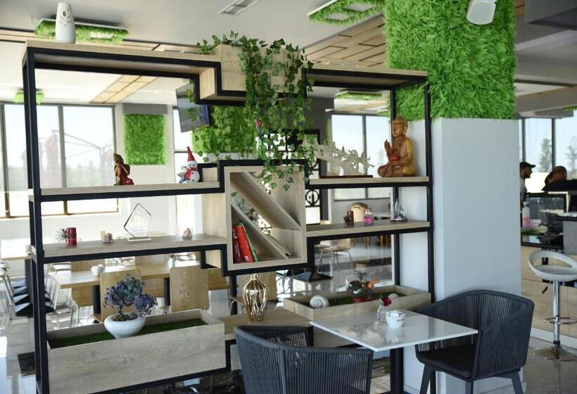 בית מלון כפרי Fjortes Palace