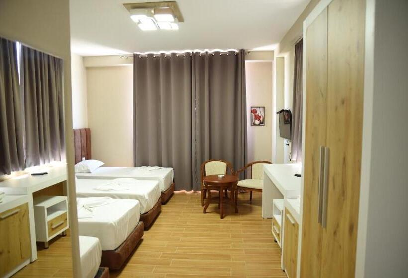 בית מלון כפרי Fjortes Palace