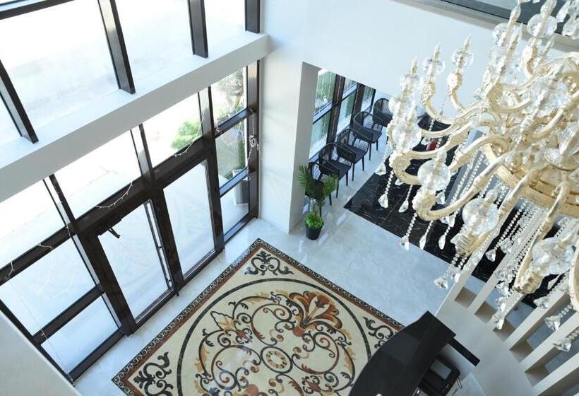 בית מלון כפרי Fjortes Palace