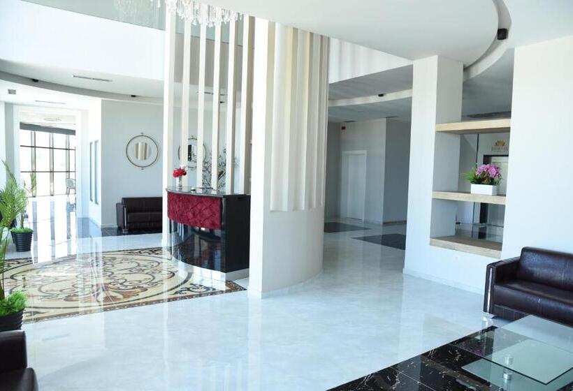 בית מלון כפרי Fjortes Palace