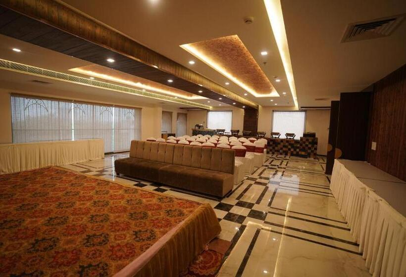 酒店 Idhayan Palace