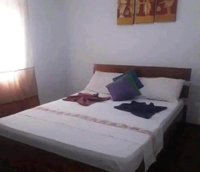 Отель Kandy Lake Layathraa