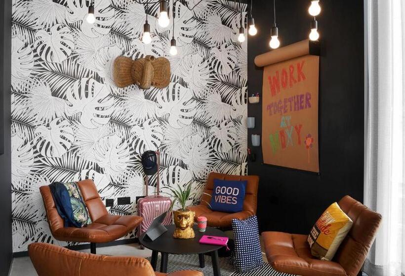 בית מלון כפרי Moxy Milton Keynes