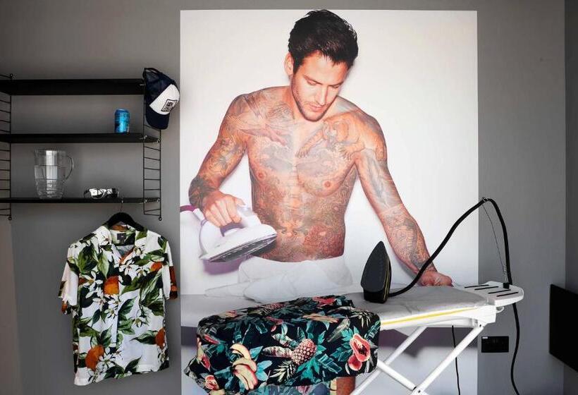 בית מלון כפרי Moxy Milton Keynes