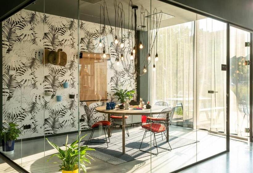 فندق Moxy Utrecht