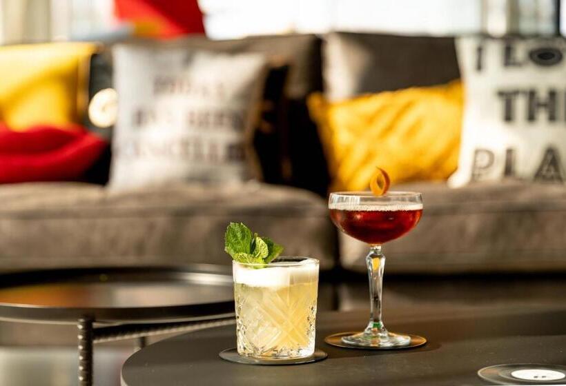 فندق Moxy Utrecht