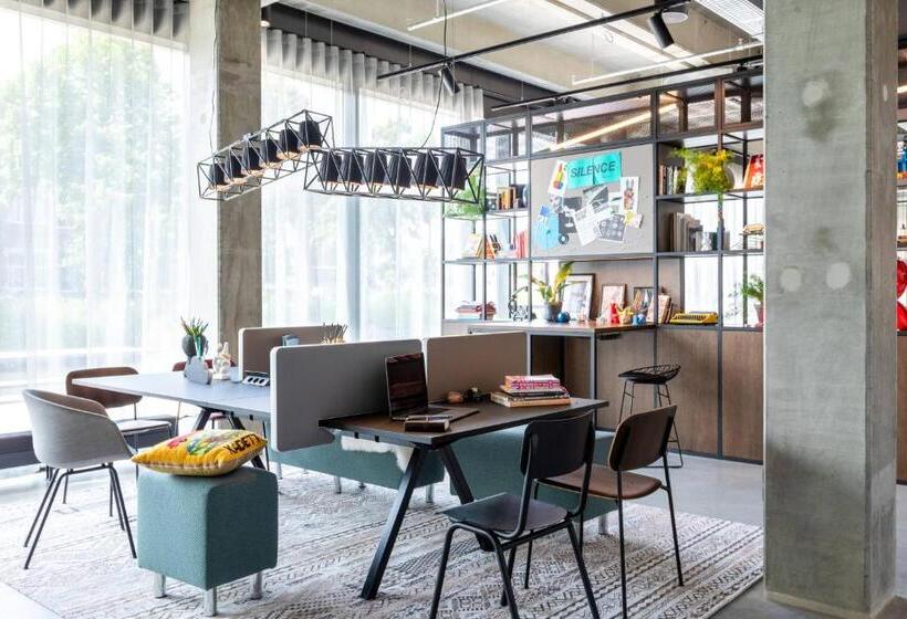 فندق Moxy Utrecht