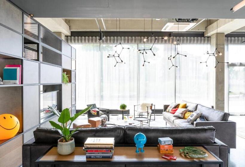 فندق Moxy Utrecht