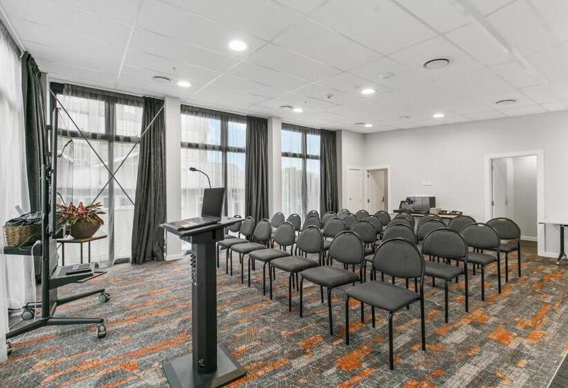 호텔 Ramada By Wyndham Newmarket Auckland